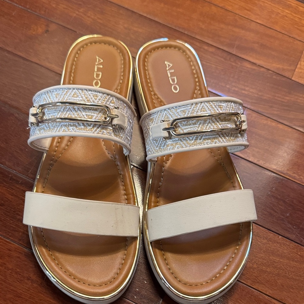 Aldo Women's Cream and Gold Sandals